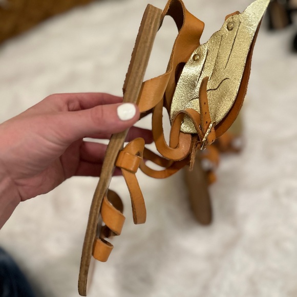 Ancient Greek Sandals Size 9 (fit like 8) all leather with gold wings pre-owned - Picture 4 of 9